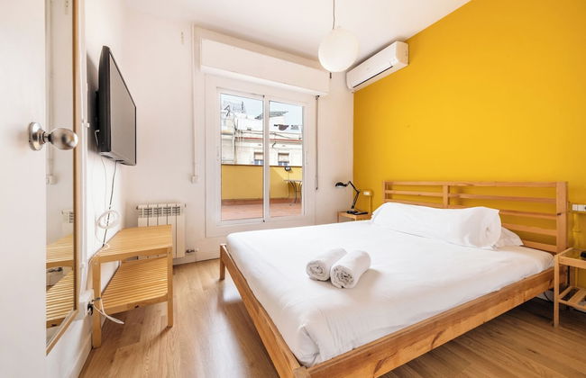 AinB Barcelona Sants Apartments - Photo 31