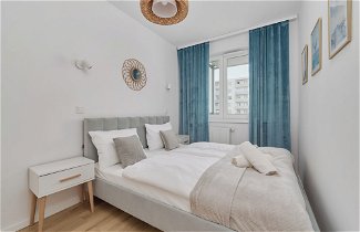 Photo 1 - Blue Sky Apartment by Renters