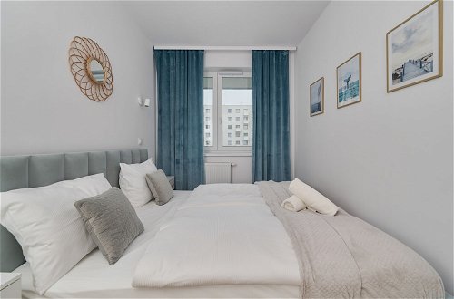Photo 4 - Blue Sky Apartment by Renters