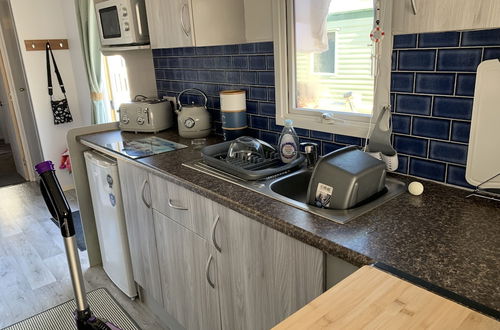 Foto 5 - Immaculate 2-bed Caravan in Clacton-on-sea