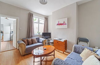 Photo 1 - 4 Bed Homely Retreat - Wolverhampton