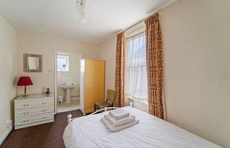 Photo 2 - 4 Bed House in Wolverhampton Your Home From Home