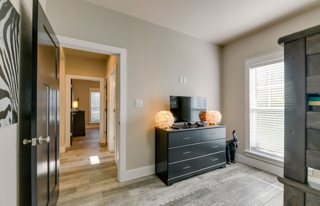 Centrally Located Stunning 3BR 2BA Near Downtown - Foto 2
