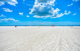 Photo 1 - Siesta Beach House by Beachside Mgmt