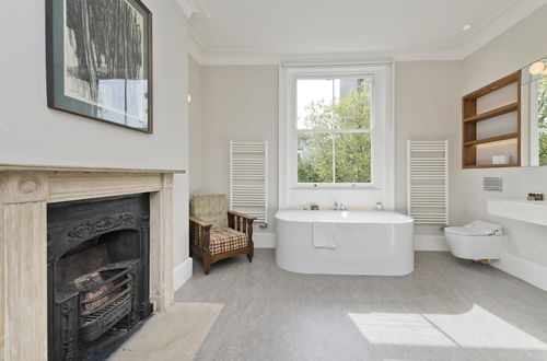 Photo 24 - Historic 5 Bed Home Maida Vale