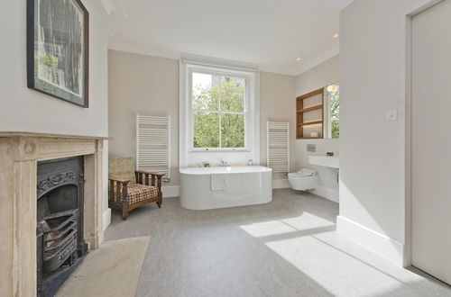 Photo 22 - Historic 5 Bed Home Maida Vale