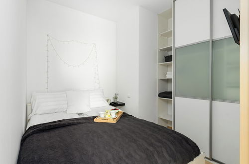 Photo 3 - Cozy Poznan Apartment by Renters