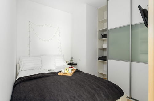 Photo 2 - Cozy Poznan Apartment by Renters