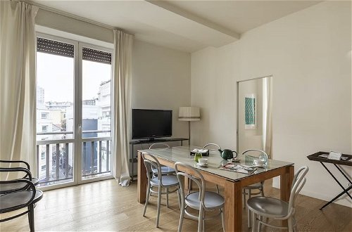 Foto 18 - Charming 3-bed Apartment in Milano