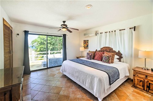 Foto 3 - Gorgeous Penthouse Villa w/ Deck & Ocean Views