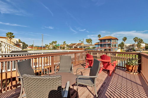 Photo 38 - Waterfront Townhome With Pool & Boat Slip