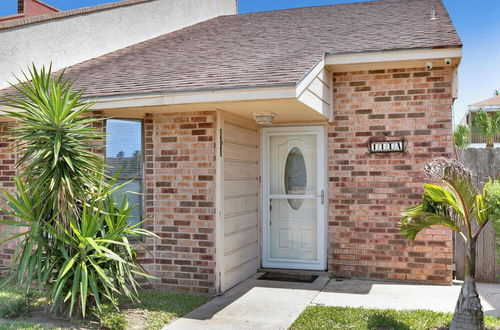 Foto 29 - Cozy, Single Story Townhome With Backyard & Grill