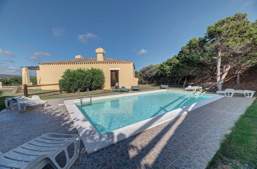 Foto 12 - Charming Sea Villas Es Sleeps 6 With Private Pool Extra bed Possible