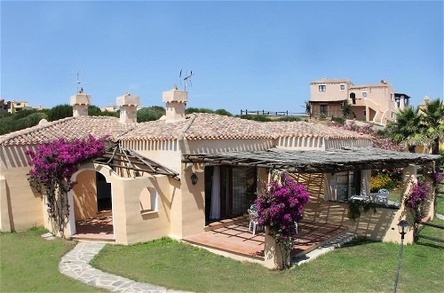 Foto 25 - Charming Sea Villas Es Sleeps 6 With Private Pool Extra bed Possible