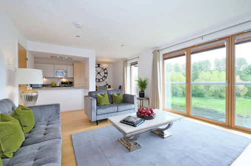 Photo 2 - Luxury Flat in Peaceful Riverside Near Aberdeen