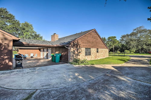 Photo 9 - Seabrook Home With Central A/c, Gas Grill & Patio