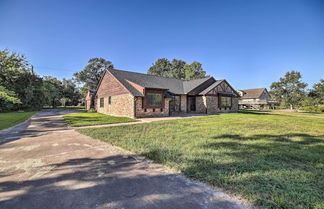 Photo 2 - Seabrook Home With Central A/c, Gas Grill & Patio