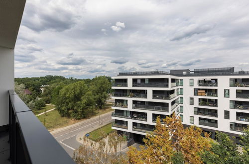 Photo 38 - Stylish Apartment With AC by Renters