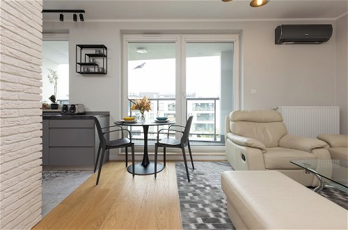 Photo 15 - Stylish Apartment With AC by Renters