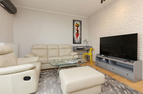 Photo 12 - Stylish Apartment With AC by Renters