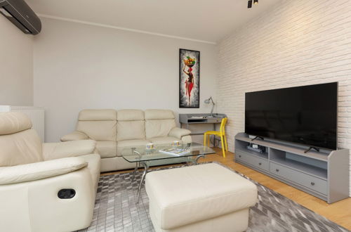 Photo 17 - Stylish Apartment With AC by Renters