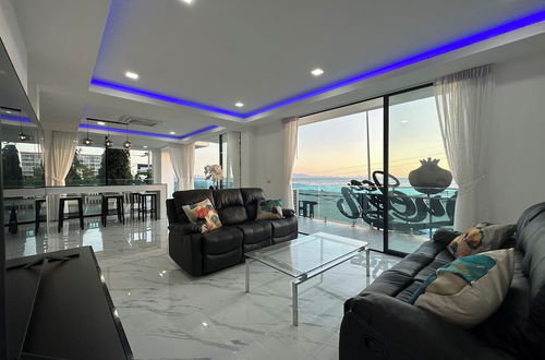 Photo 20 - STUNNING BEACHFRONT VIEW LUXURIOUS APT 2