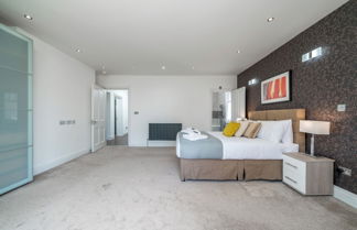 Photo 3 - Madika Homes Luxe Apartment in Mill Hill