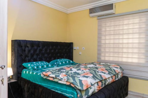 Photo 4 - Impeccable 2-bed Apartment in Accra