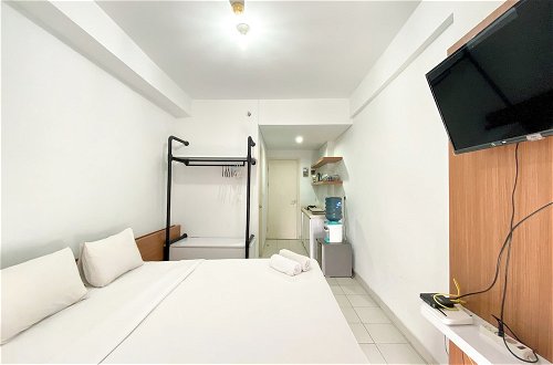 Photo 3 - Cozy Stay Studio Patraland Urbano Apartment