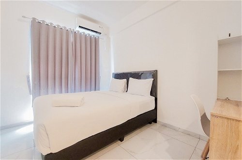 Foto 1 - Homey And Simply Look Studio Sky House Alam Sutera Apartment
