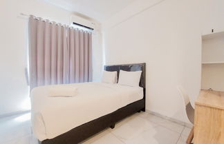 Foto 1 - Homey And Simply Look Studio Sky House Alam Sutera Apartment