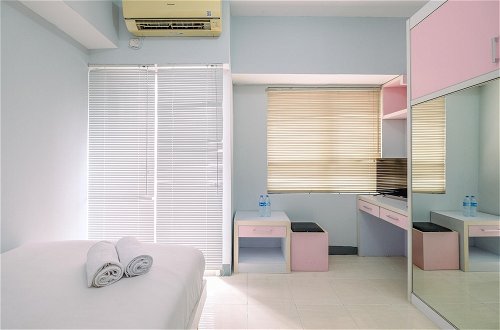 Photo 5 - Homey And Cozy Studio Room Taman Melati Margonda Apartment