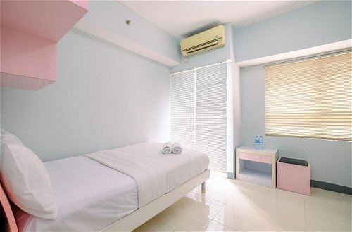 Foto 6 - Homey And Cozy Studio Room Taman Melati Margonda Apartment