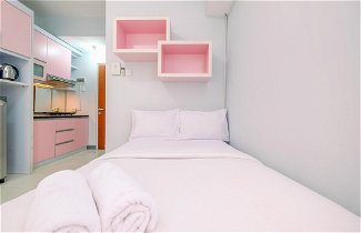 Photo 2 - Homey And Cozy Studio Room Taman Melati Margonda Apartment