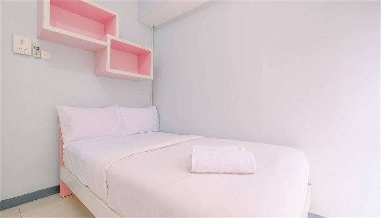 Photo 1 - Homey And Cozy Studio Room Taman Melati Margonda Apartment