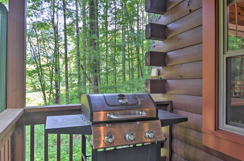 Photo 10 - Clyde Cabin W/porch - Mins to Smoky Mountains