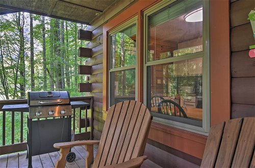 Photo 5 - Clyde Cabin W/porch - Mins to Smoky Mountains