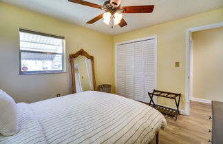 Foto 2 - Fort Pierce Vacation Rental: Walk to Beach & Jetty