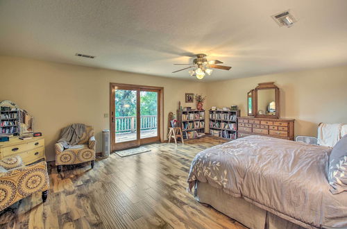 Photo 11 - Spacious House w/ Wraparound Deck + Mtn Views