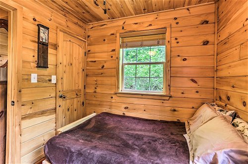 Photo 2 - Charming Blakely Cabin w/ Porch & Valley Views