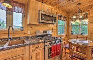 Foto 3 - Charming Blakely Cabin w/ Porch & Valley Views