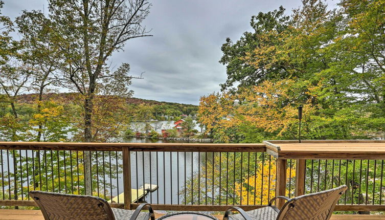 Foto 1 - Waterfront Highland Lake Home w/ Deck+private Dock