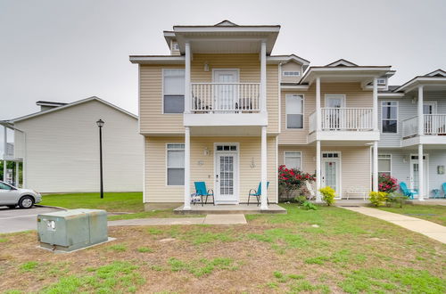 Photo 24 - Cozy Gulfport Abode w/ Pool Access - Walk to Beach