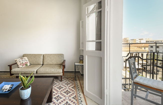 Vintage Charm 1BR Apt w Balcony & View - Foto 12