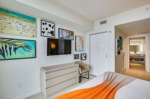 Photo 10 - Luxe Hollywood Condo: Resort Perks + Beach Access