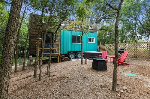 Photo 1 - Willie-tiny Home-grill&firetable