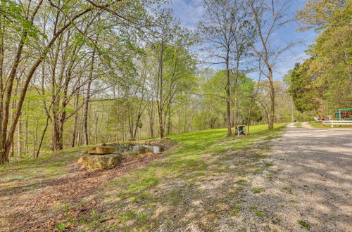 Photo 6 - Vacation Rental Near Lake Patoka With Hot Tub