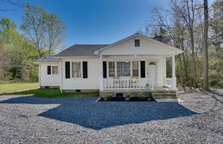 Foto 1 - Rock Hill Cottage w/ Spacious Yard & Fire Pit