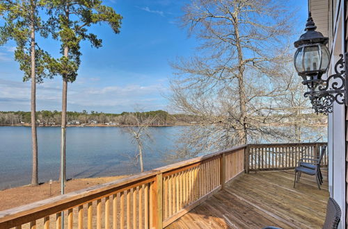 Foto 19 - Dreamy Ridgeway Home w/ Grill on Lake Wateree