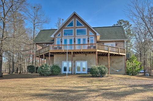 Foto 5 - Dreamy Ridgeway Home w/ Grill on Lake Wateree